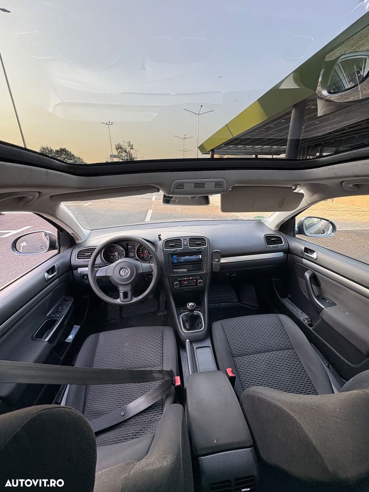 Volkswagen Golf - 6