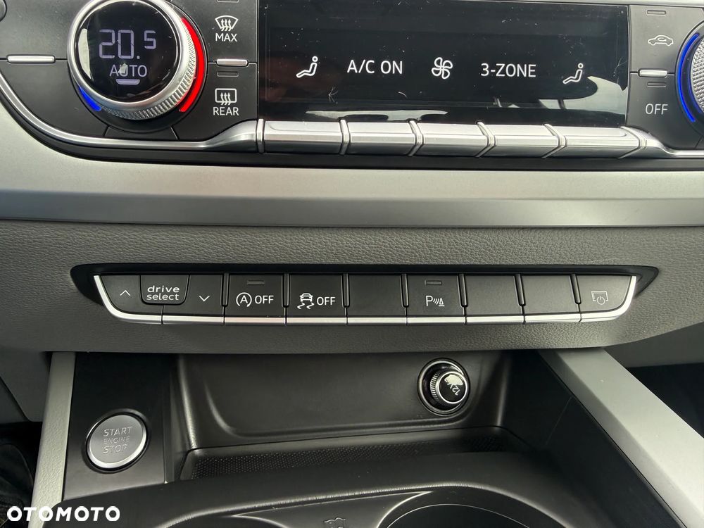Audi A4 Avant 2.0 TDI ultra S tronic - 32