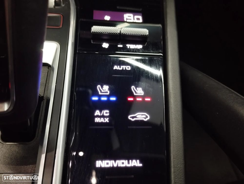Porsche Cayenne Coupé E-Hybrid - 44