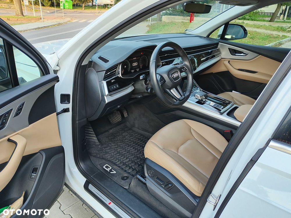 Audi Q7 - 7
