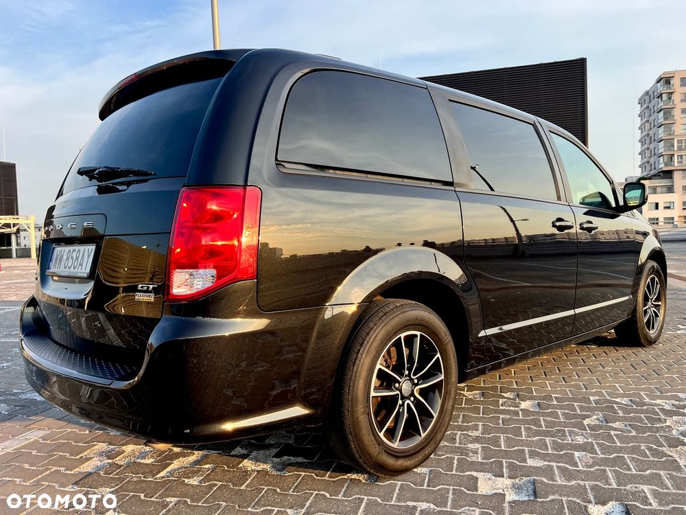 Dodge Grand Caravan - 3