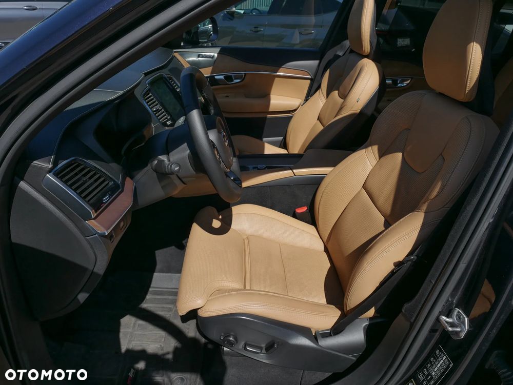Volvo XC 90 D5 SCR AWD Inscription 7os - 22