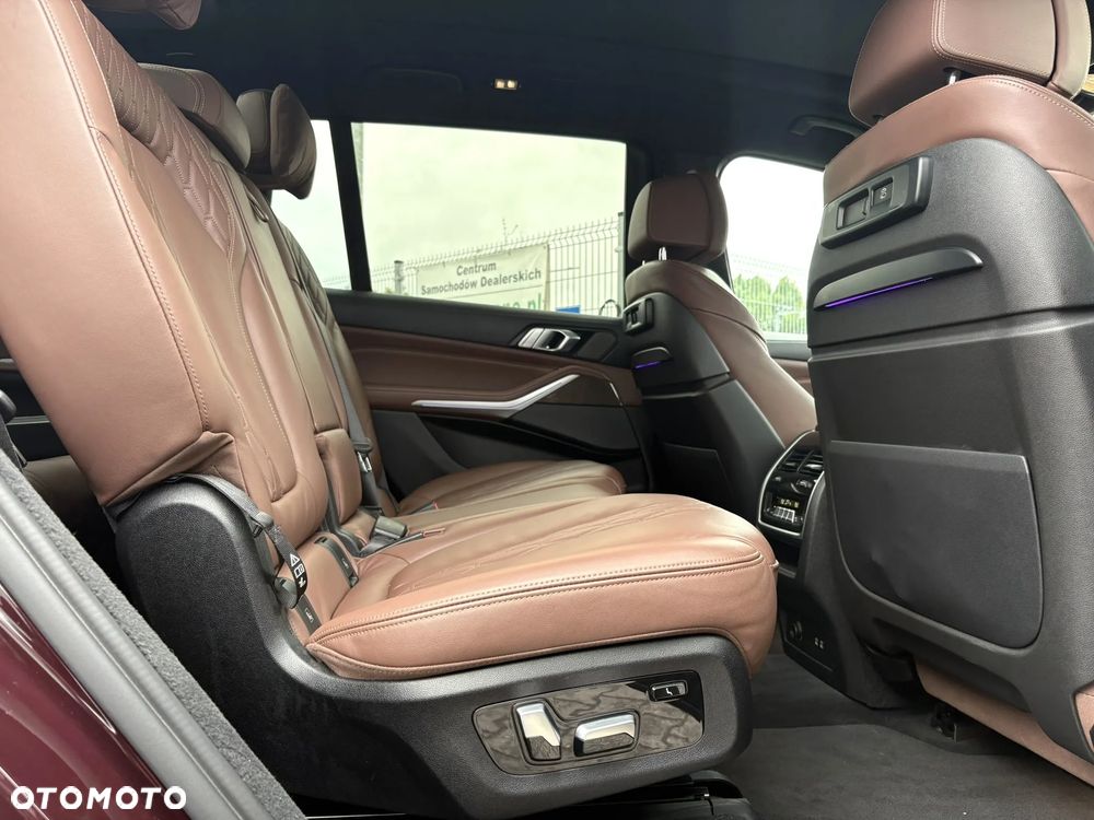 BMW X7 M50i sport - 32