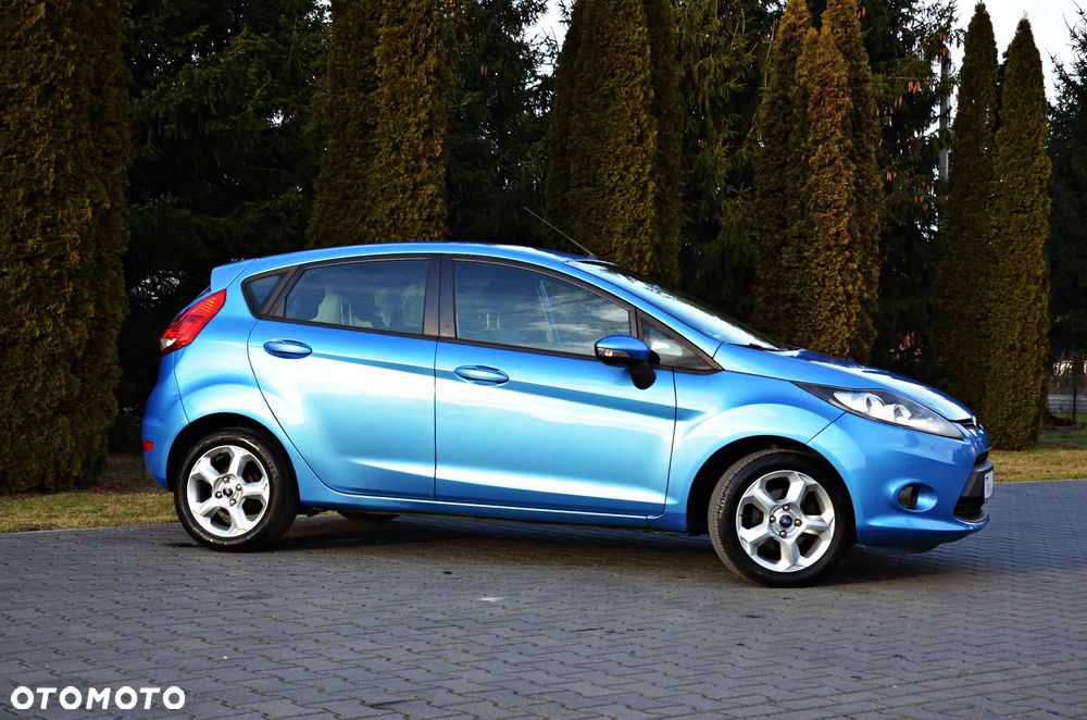 Ford Fiesta 1.25 Ghia - 12