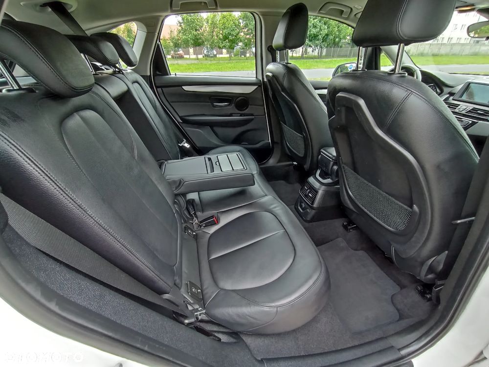 BMW Seria 2 218i - 24