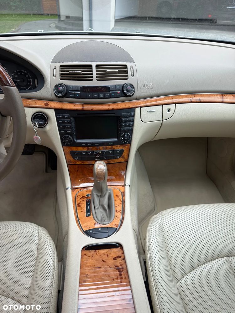 Mercedes-Benz Klasa E 500 4-Matic Elegance - 11