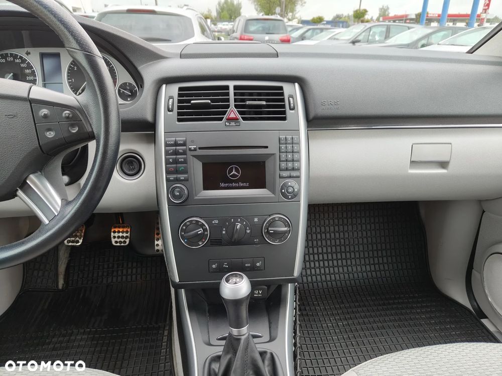 Mercedes-Benz Klasa B 150 Special Edition - 22
