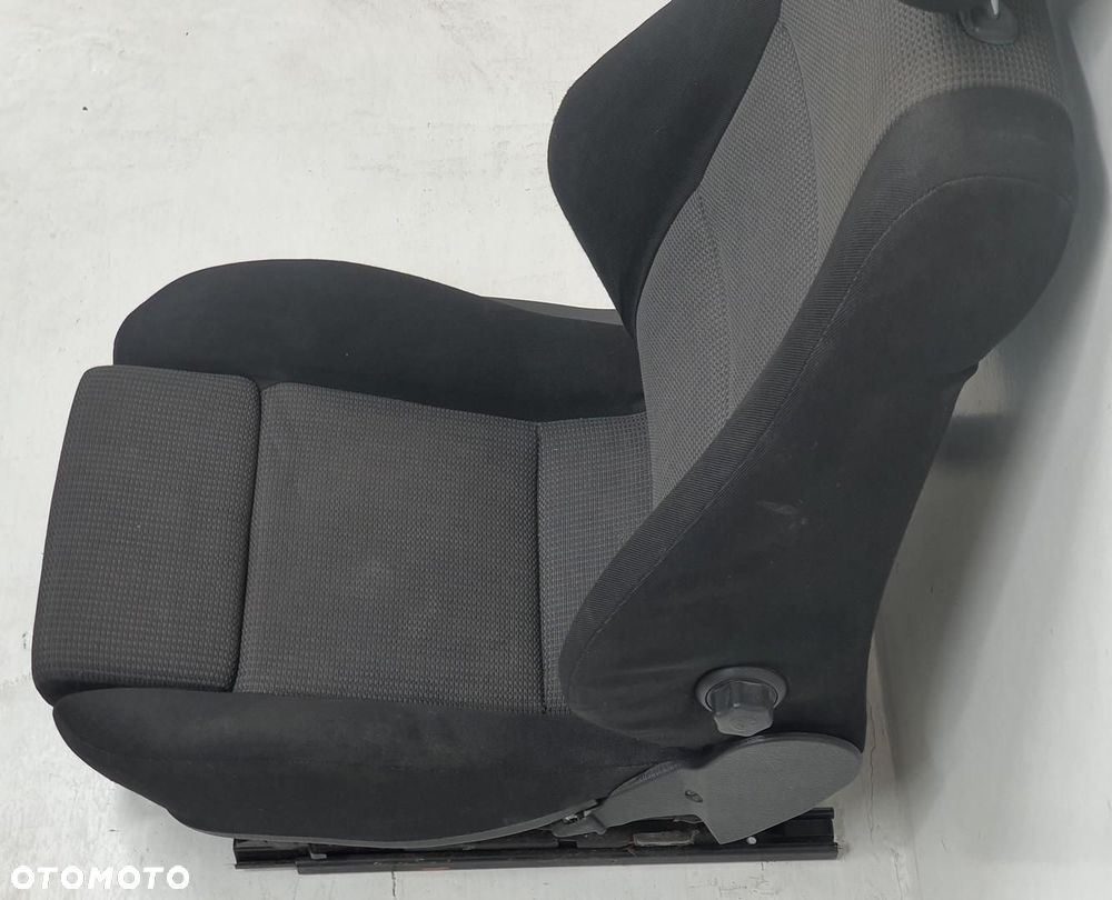 FOTEL PRAWY PRZÓD PRZEDNI PASAŻERA OPEL ASTRA II G CABRIO EUROPA - 4