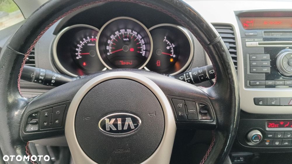 Kia Venga - 15