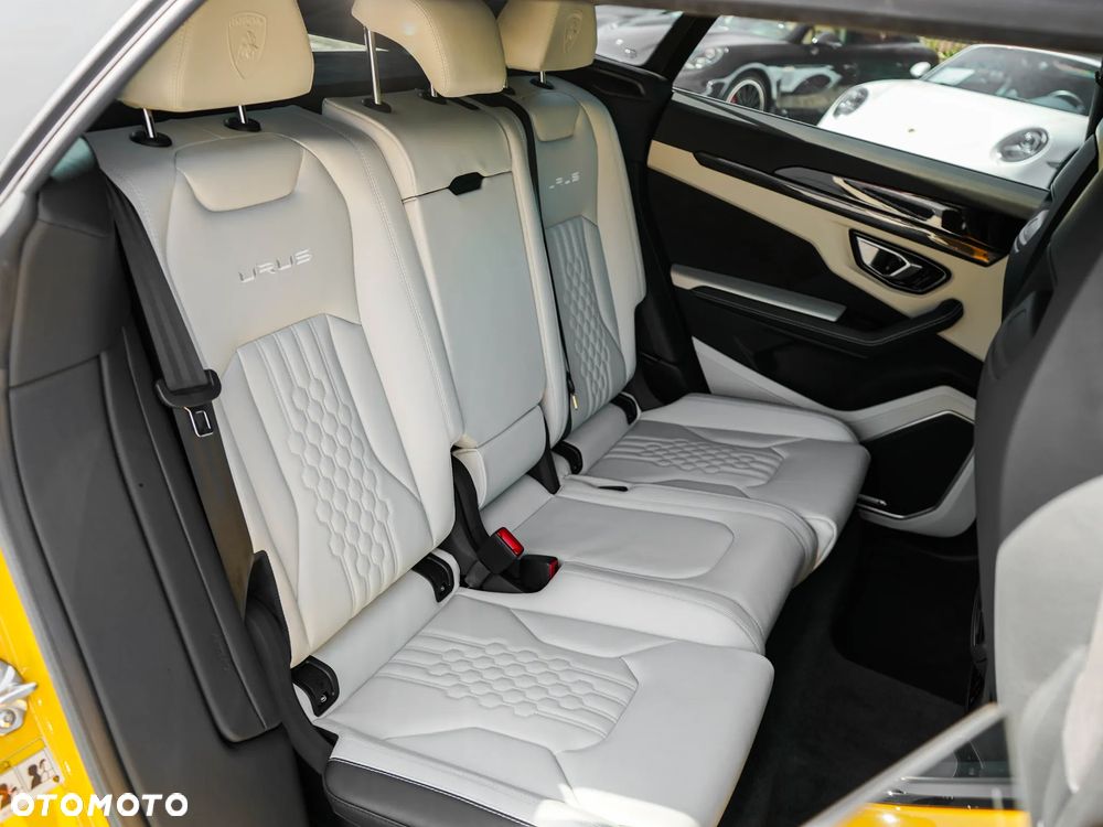 Lamborghini Urus - 37