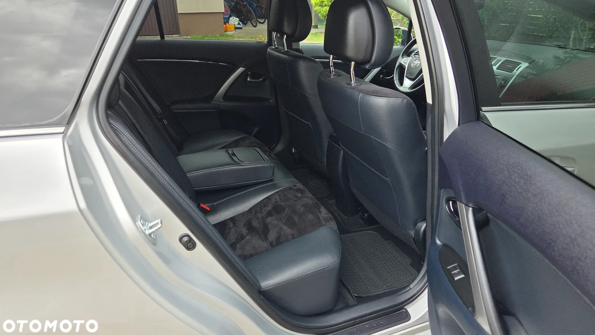 Toyota Avensis 2.0 D-4D Premium - 7