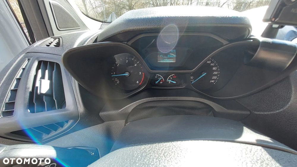 Ford Tourneo Connect Grand - 18