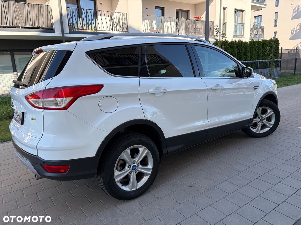 Ford Kuga 1.5 EcoBoost 2x4 Titanium - 2
