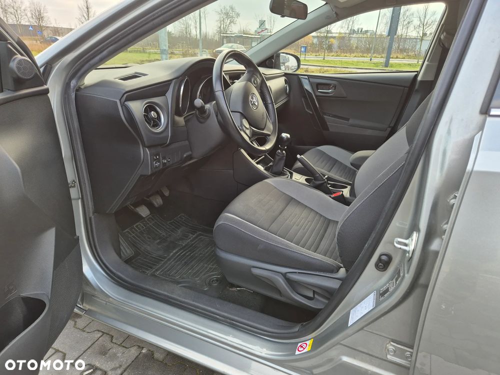 Toyota Auris 1.6 Premium - 10