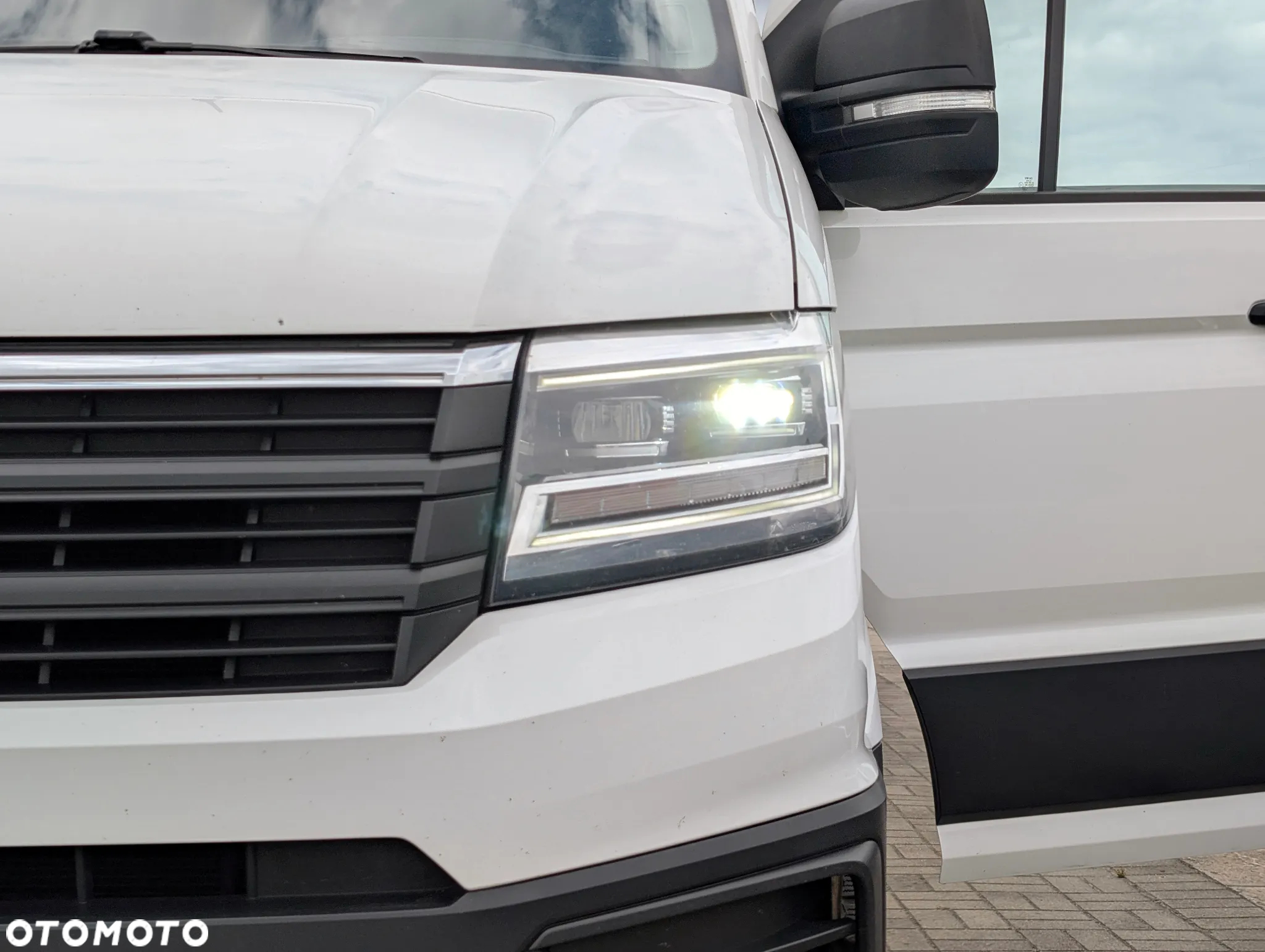 Volkswagen Crafter brygadówka 6 osób, ładowność 1177kg, Krajowy - 23