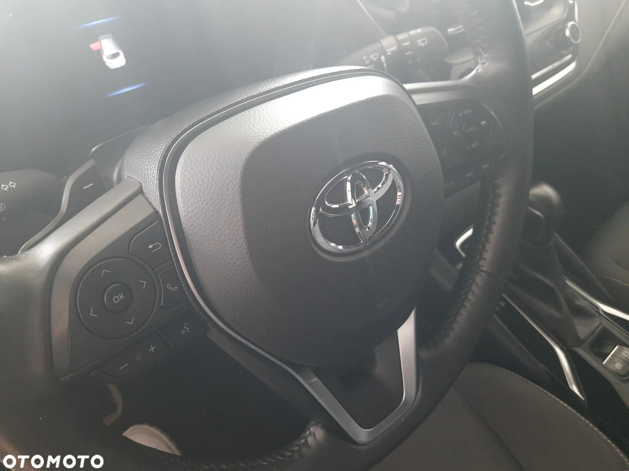 Toyota Corolla 2.0 Hybrid Touring Sports Team Deutschland - 19