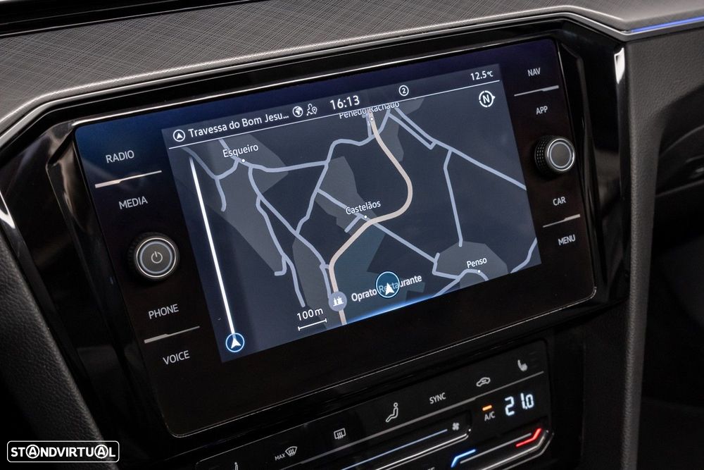 VW Passat Variant - 24