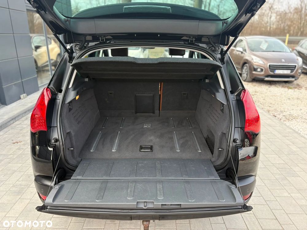 Peugeot 3008 Hybrid4 - 12