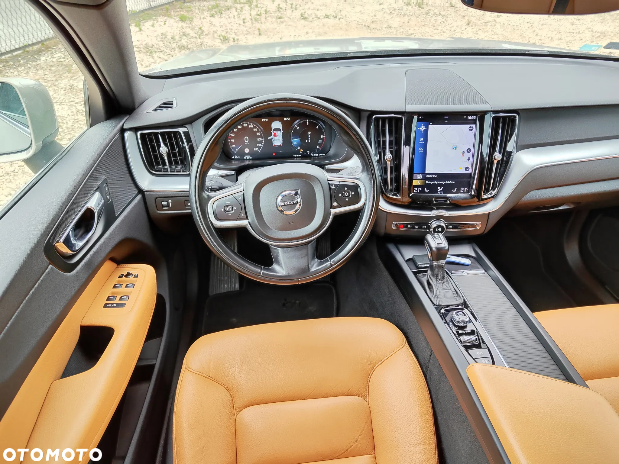 Volvo XC 60 D4 AWD Momentum - 24