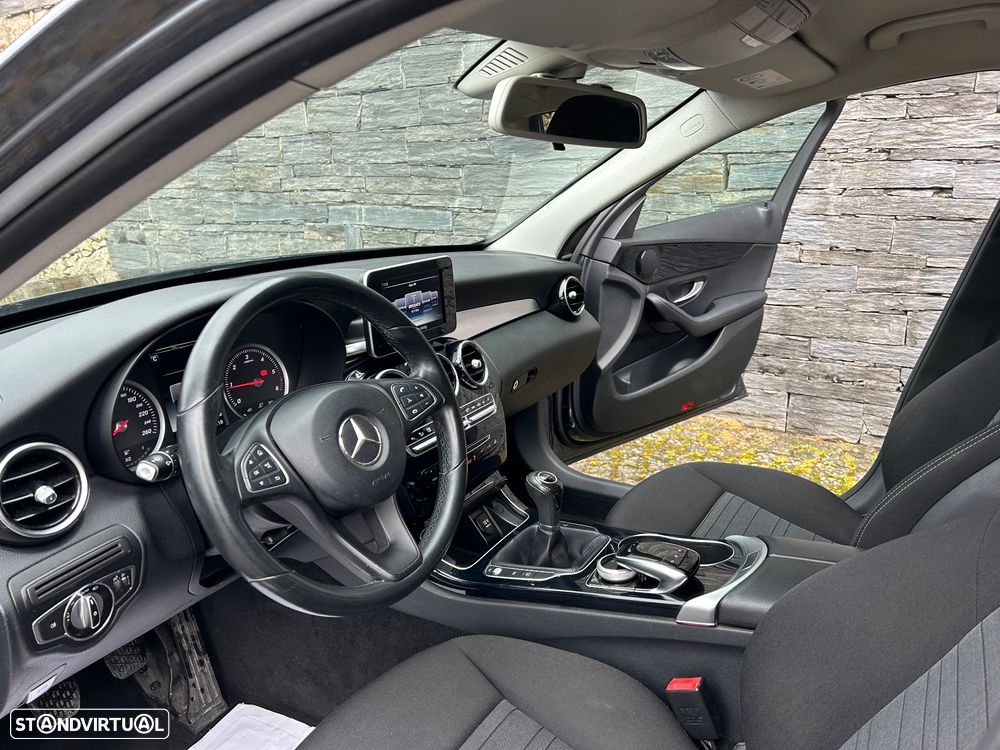 Mercedes-Benz C 200 - 11