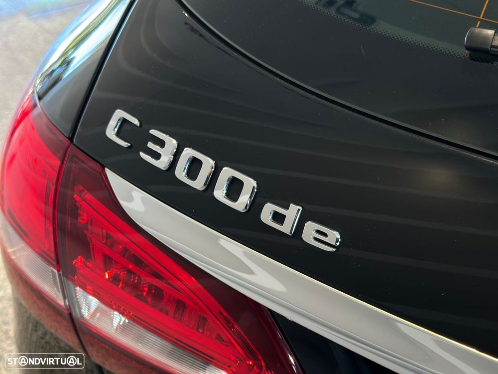 Mercedes-Benz C 300 - 36