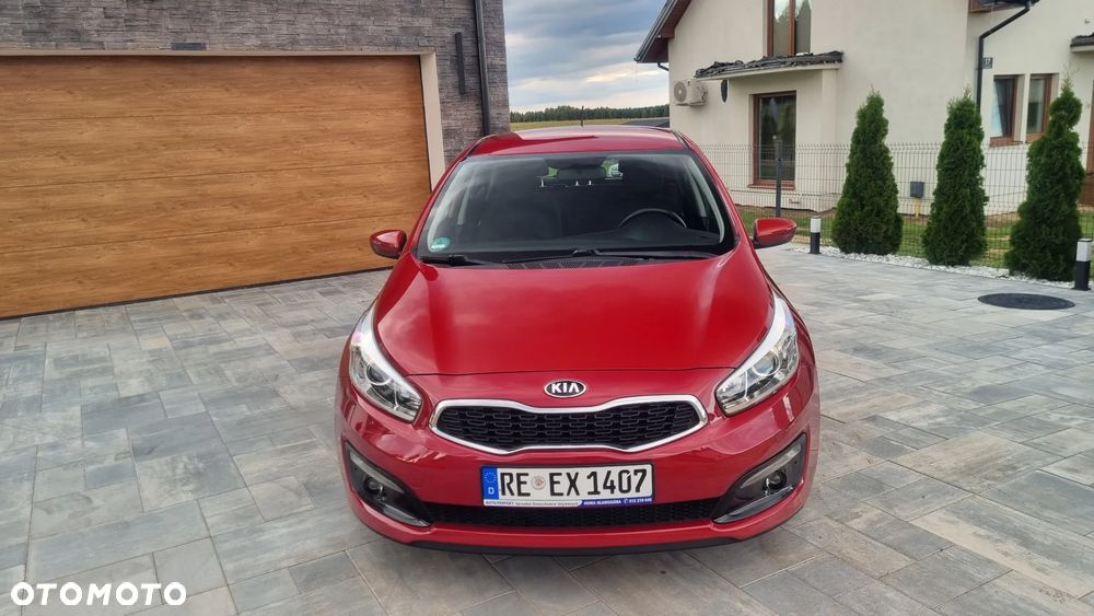 Kia Ceed 1.4 CVVT UEFA EURO 2016 - 24