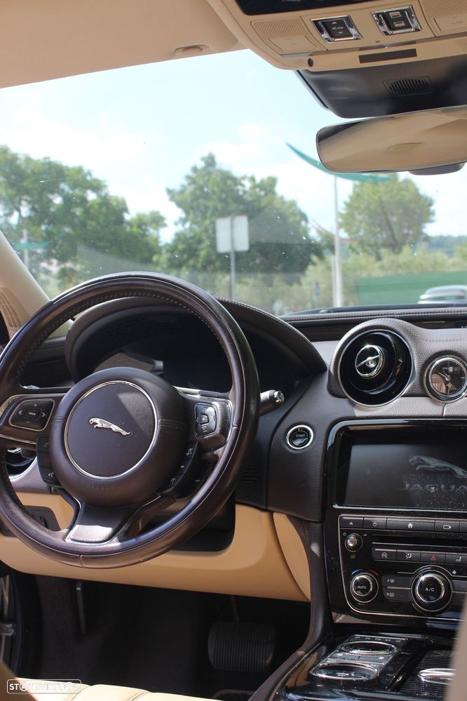 Jaguar XJ 3.0 D V6 Luxury - 8