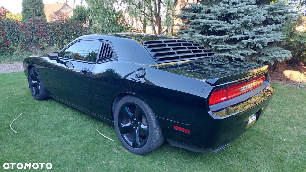 Dodge Challenger - 13