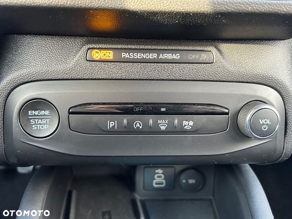 Ford Focus 1.0 EcoBoost mHEV Titanium X - 19