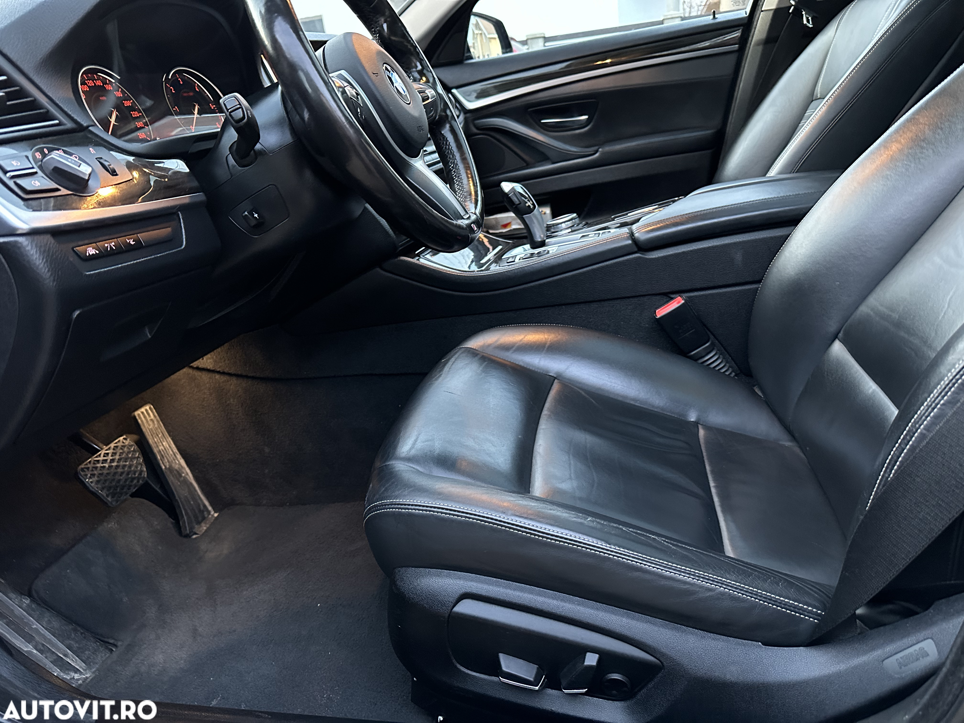 BMW Seria 5 520d Touring Aut. Luxury Line - 15