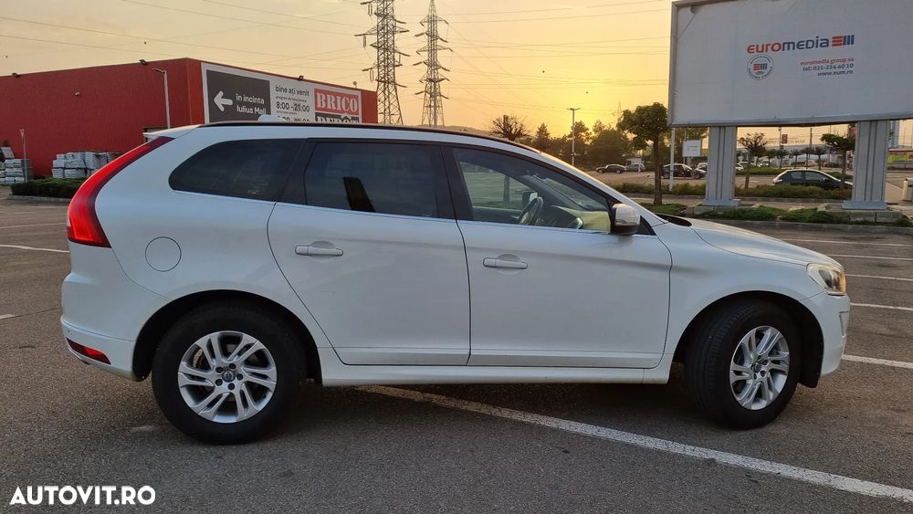 Volvo XC 60 D4 AWD Momentum - 2