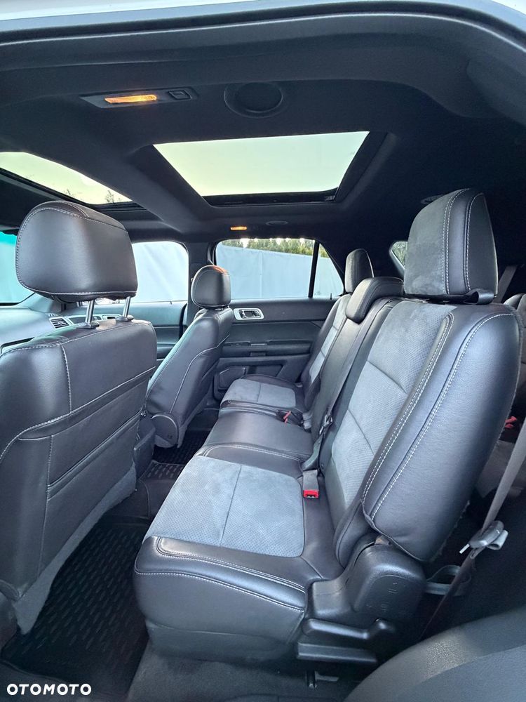 Ford Explorer - 27
