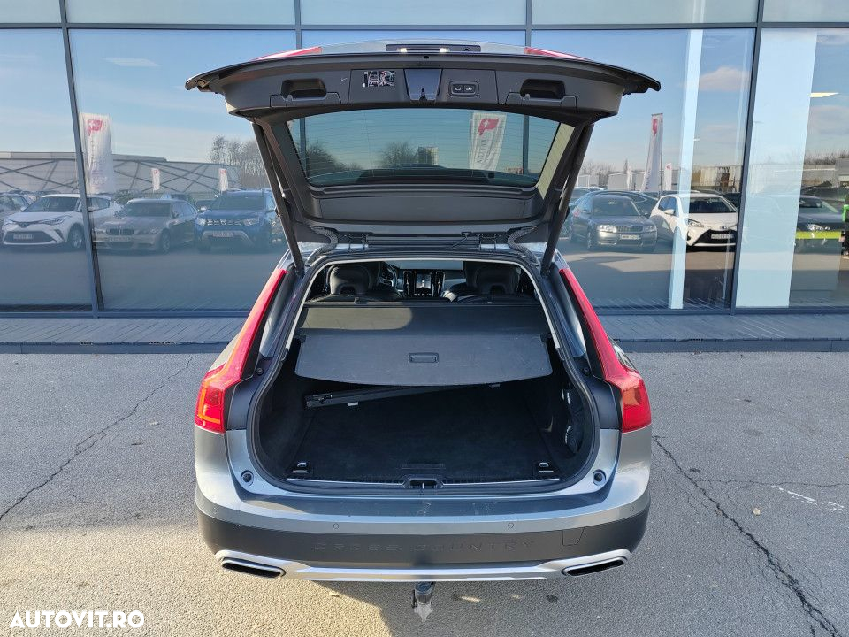 Volvo V90 Cross Country D4 AWD Geartronic - 27