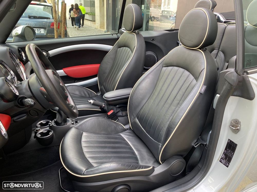 MINI Cabrio John Cooper Works - 20