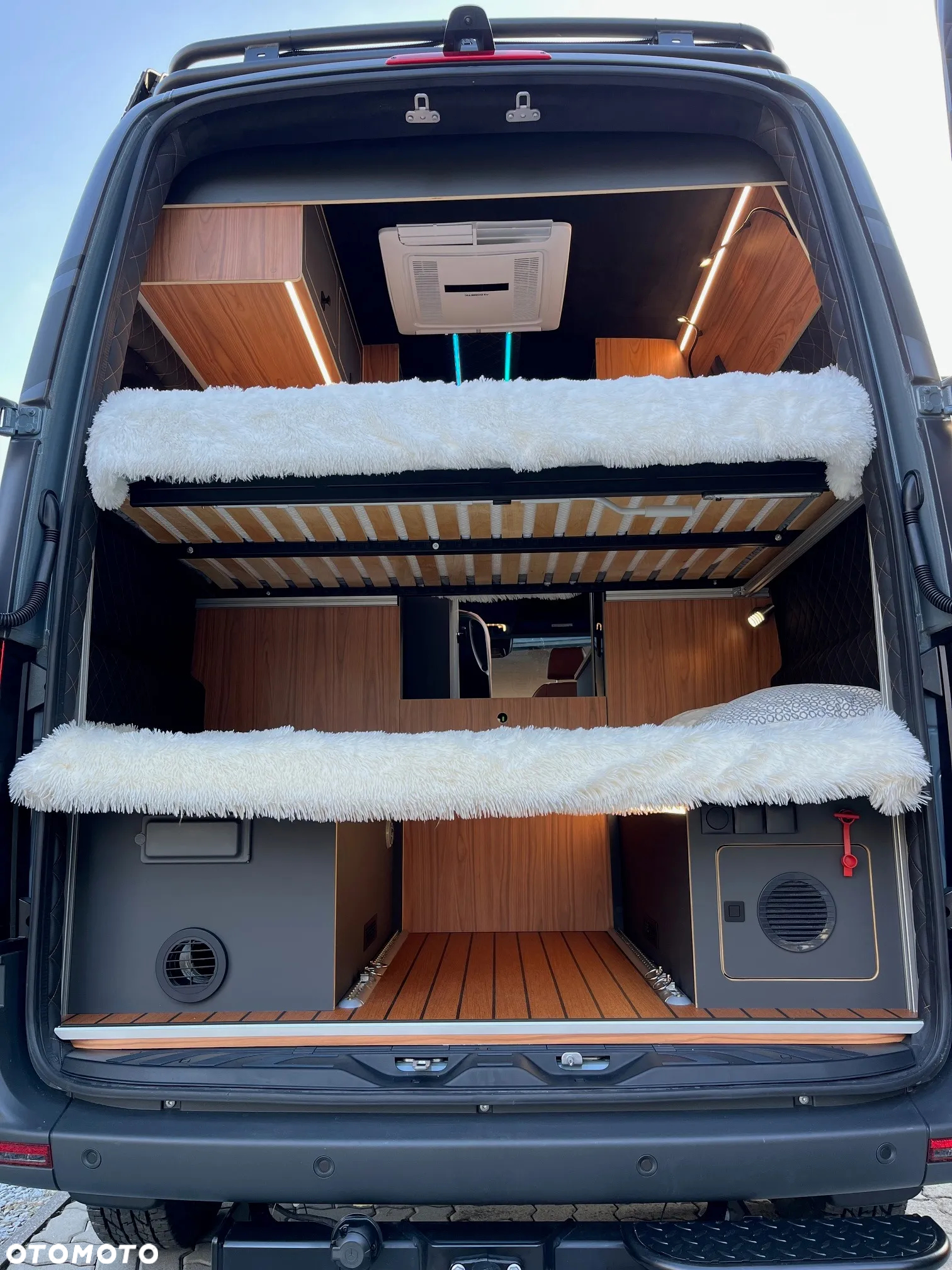 Mercedes-Benz Sprinter - 11