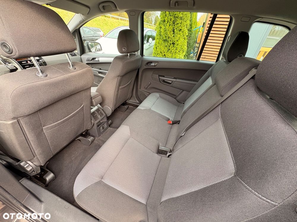 Opel Zafira 1.8 Sport - 22