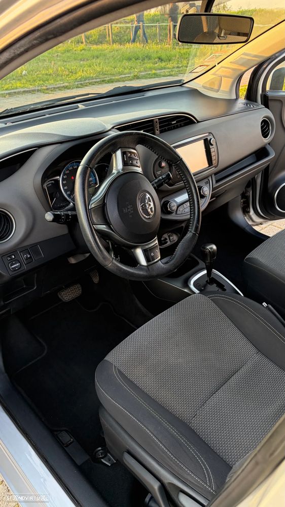 Toyota Yaris 1.5 HSD Comfort - 4