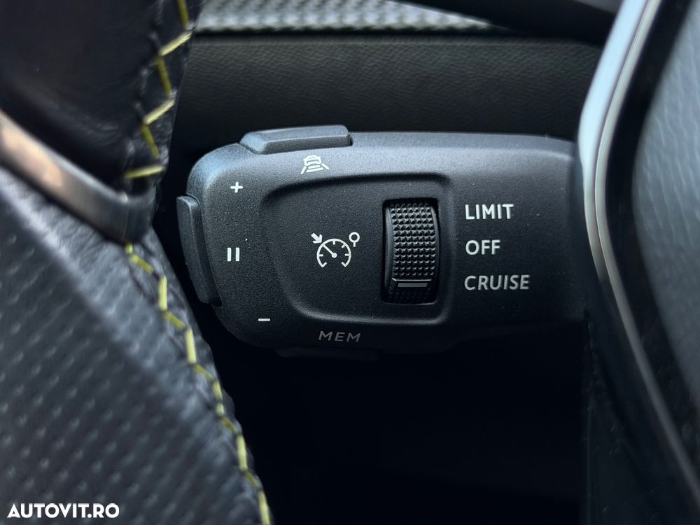 Peugeot 2008 1.2 PureTech Turbo S&S GT-Line - 16