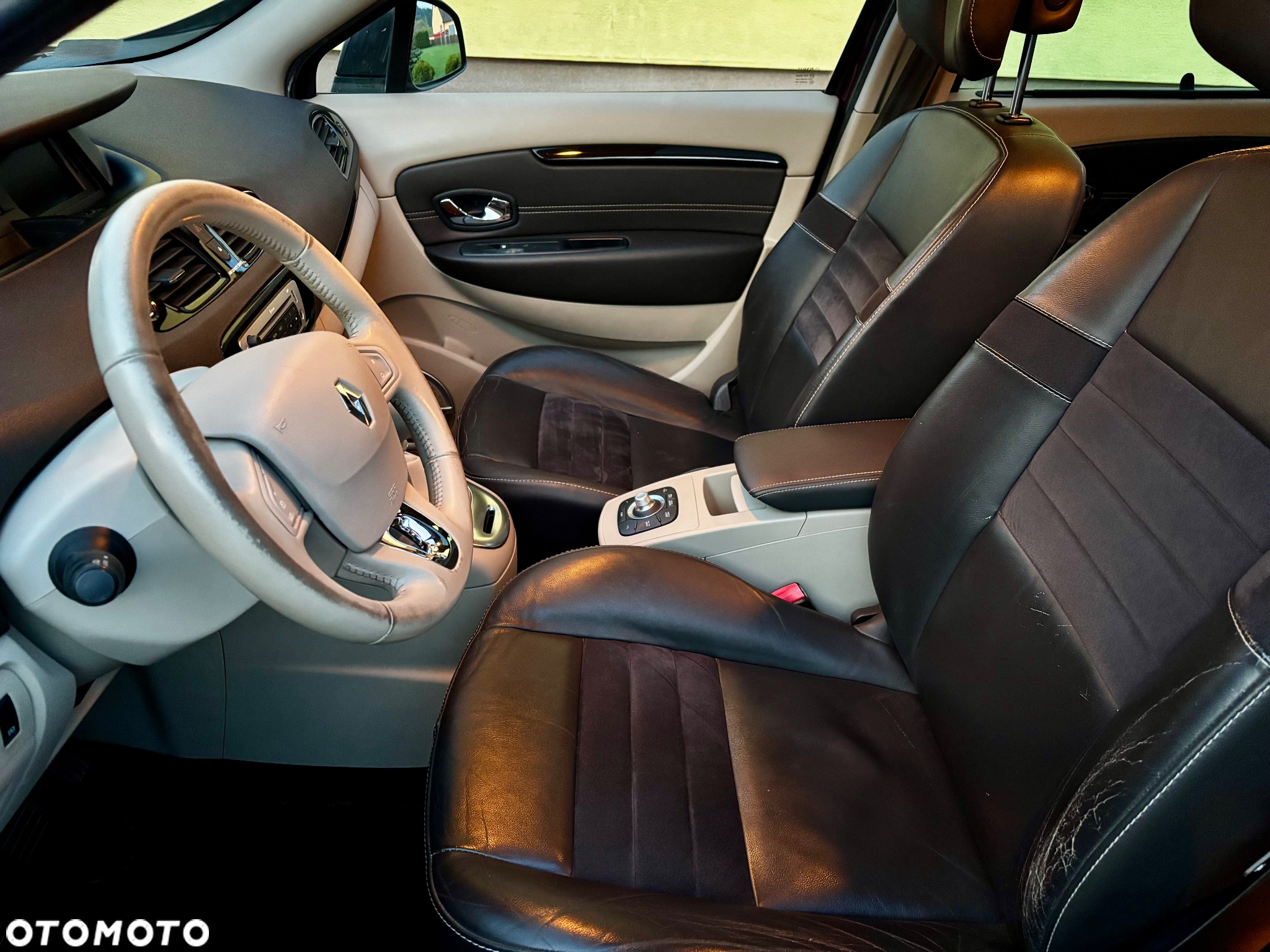 Renault Grand Scenic dCi 130 FAP Start & Stop Bose Edition - 10