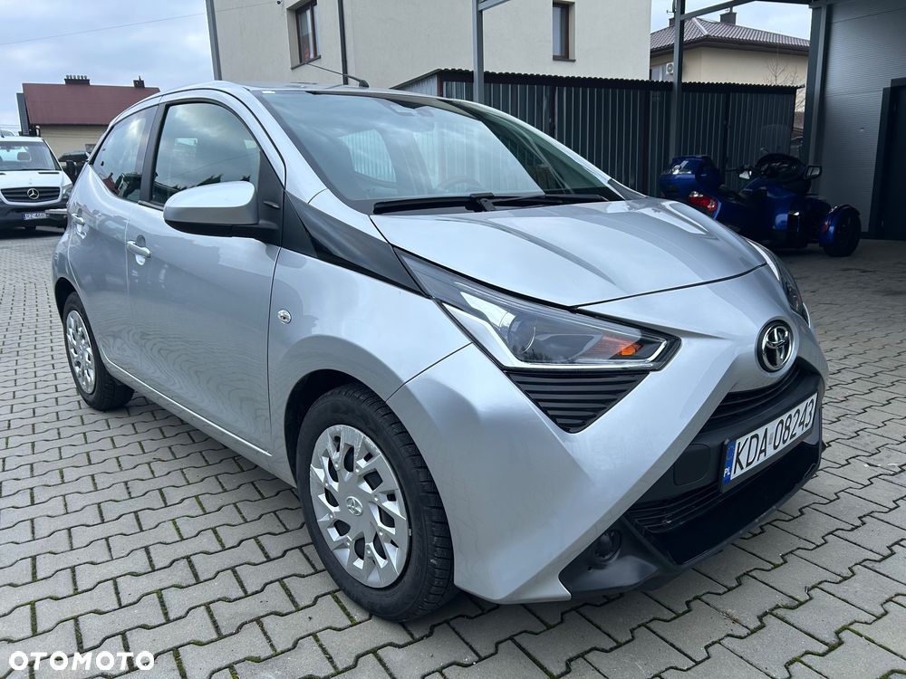 Toyota Aygo x-play - 3