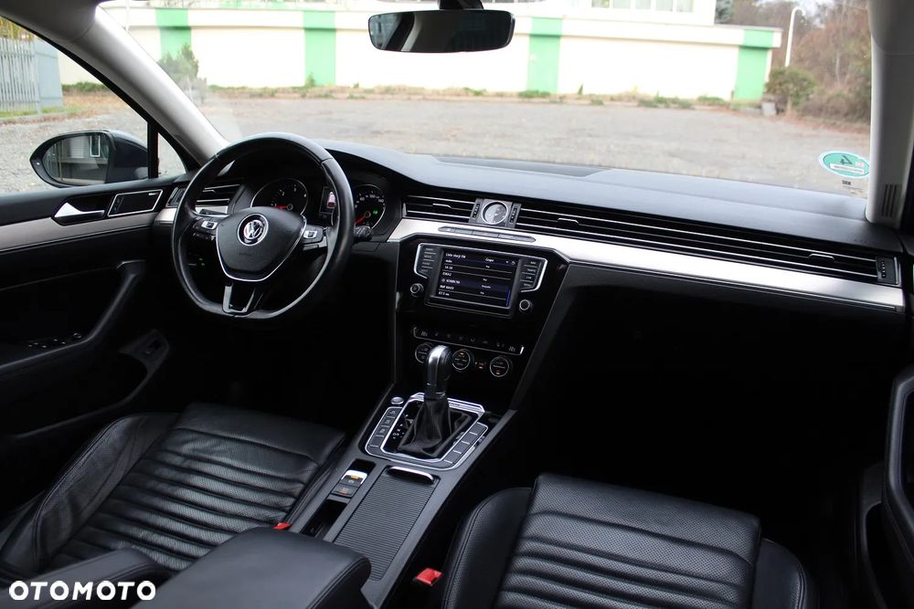 Volkswagen Passat Variant 2.0 TDI 4Mot R-Line Edition DSG - 17