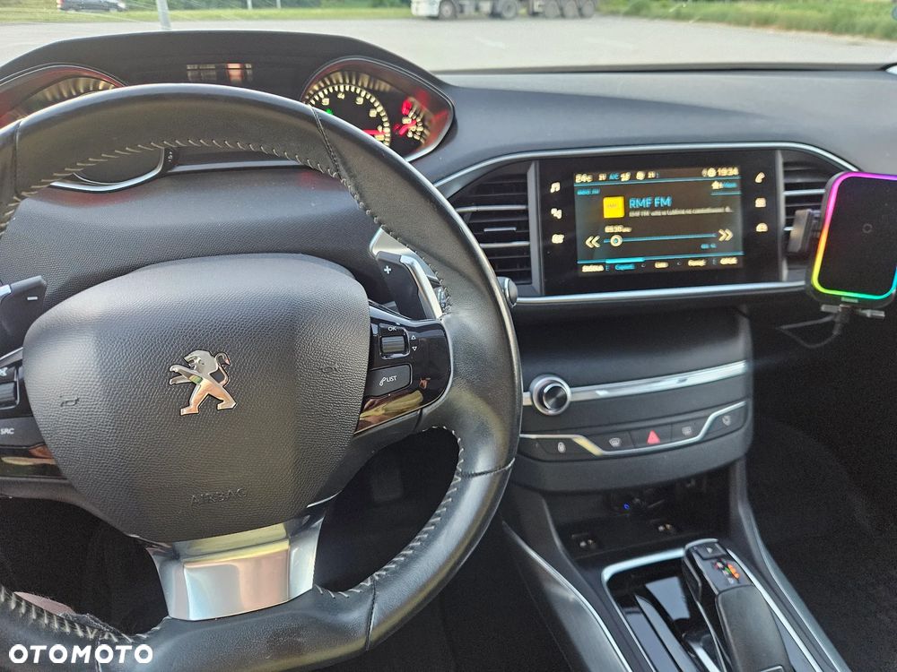 Peugeot 308 1.2 PureTech GPF Allure S&S EAT8 - 15