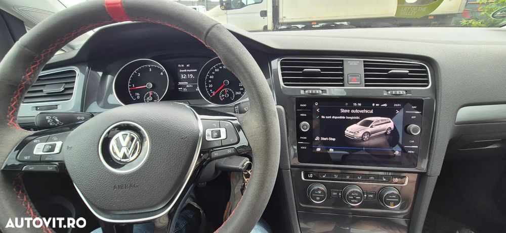 Volkswagen Golf - 23