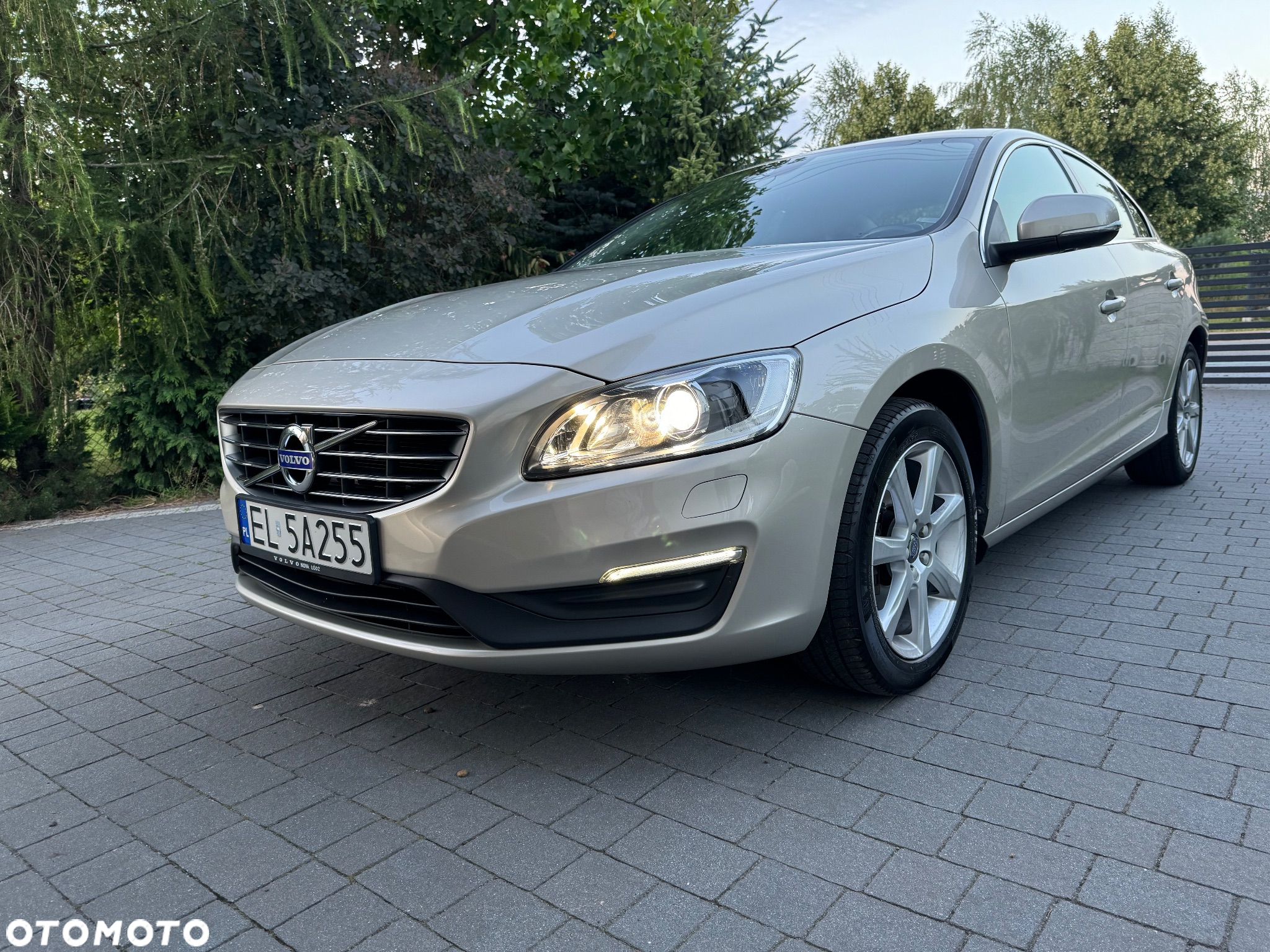 Volvo S60 T3 Drive-E Momentum - 16