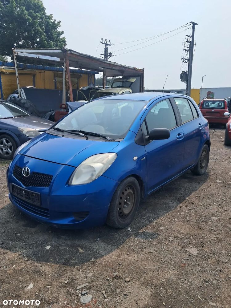 DAWCA CZĘŚCI TOYOTA YARIS II 2005 HB 1.4 D4D (1ND-TV) KOD LAK: 8T0 - 2