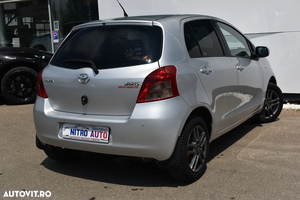 Toyota Yaris 1.3 Sol - 9