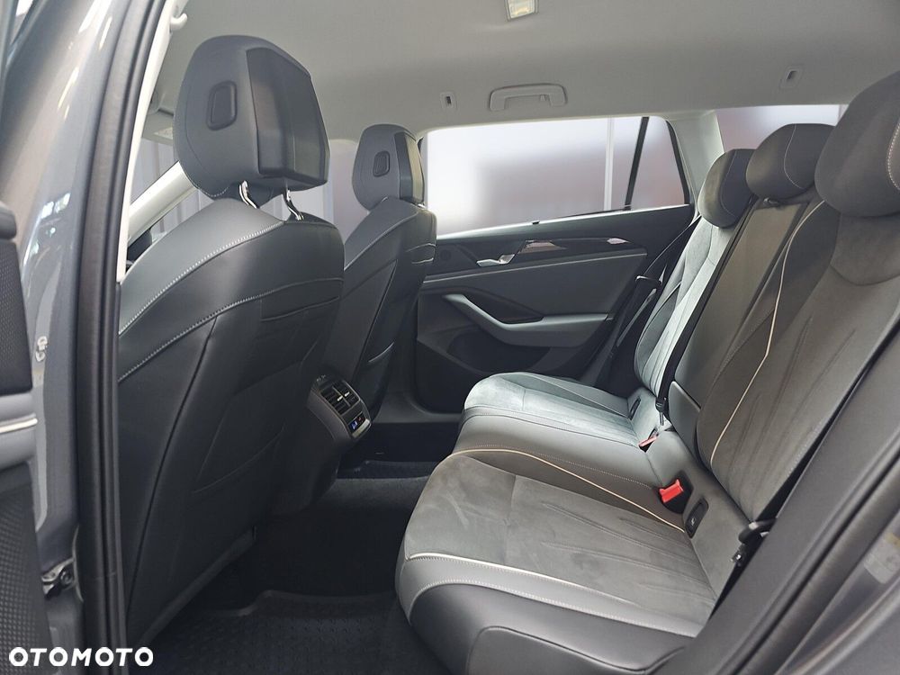 Volkswagen Passat - 10