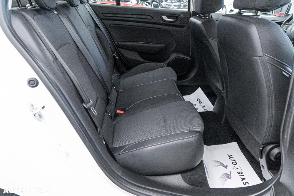 Renault Megane TCE 114 GPF Zen - 9