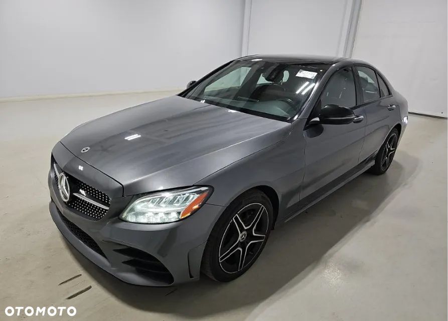 Mercedes-Benz Klasa C 300 4Matic 9G-TRONIC AMG Line - 2