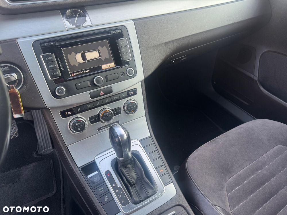 Volkswagen Passat 2.0 TDI Highline DSG - 13